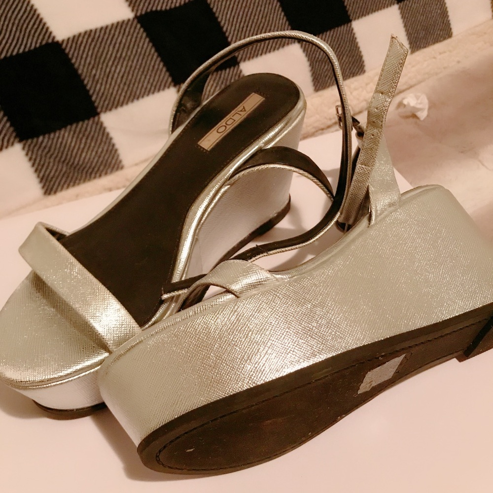 Sandals - Picture 2 of 2